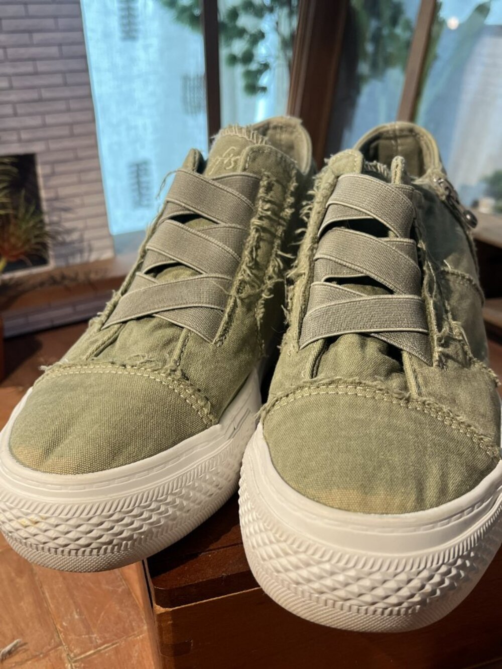 Blowfish Malibu Olive Canvas platform sneakers size 9 - Picture 4 of 7